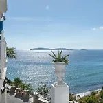 Aneroussa Hotel 3*