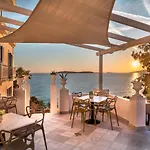 Hotel Aneroussa