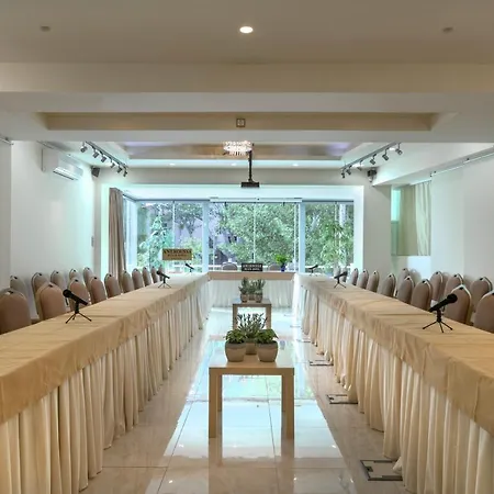 호텔 Aneroussa 바트시