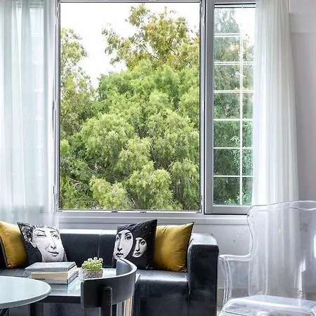 Aneroussa فندق باتسي