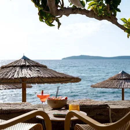 Hotel Aneroussa 3*