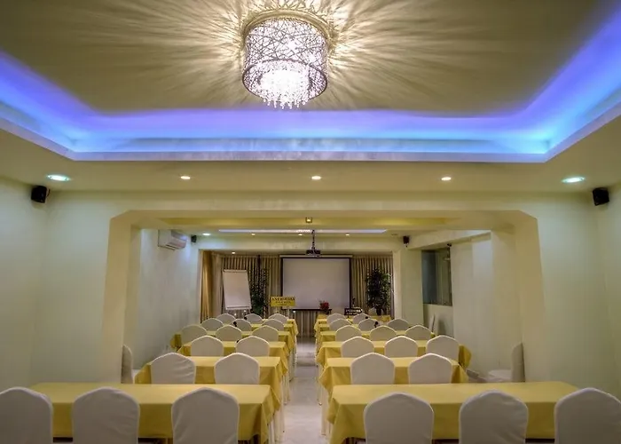 安洛萨海滩酒店 3*