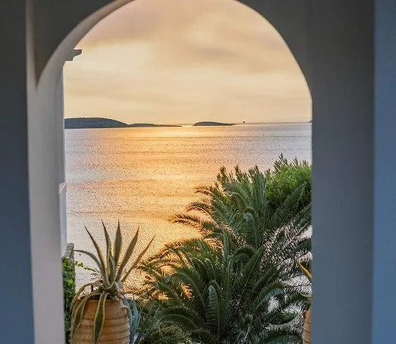 安洛萨海滩酒店